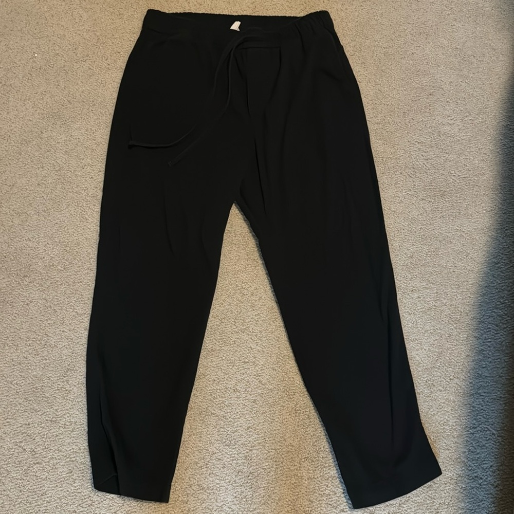 COPY - GAP Black Ankle Cropped Pants